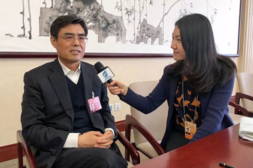 當(dāng)好能源轉(zhuǎn)型與清潔發(fā)展排頭兵——訪全國(guó)政協(xié)委員，中國(guó)華能集團(tuán)有限公司董事長(zhǎng)、黨組書記舒印彪
