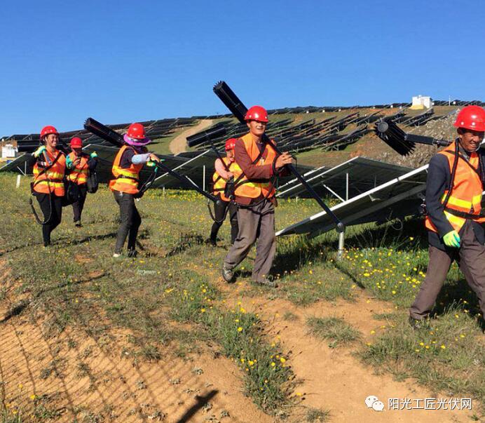 面積接近一個新加坡！青海塔拉灘光伏電站照亮“陽光之路”