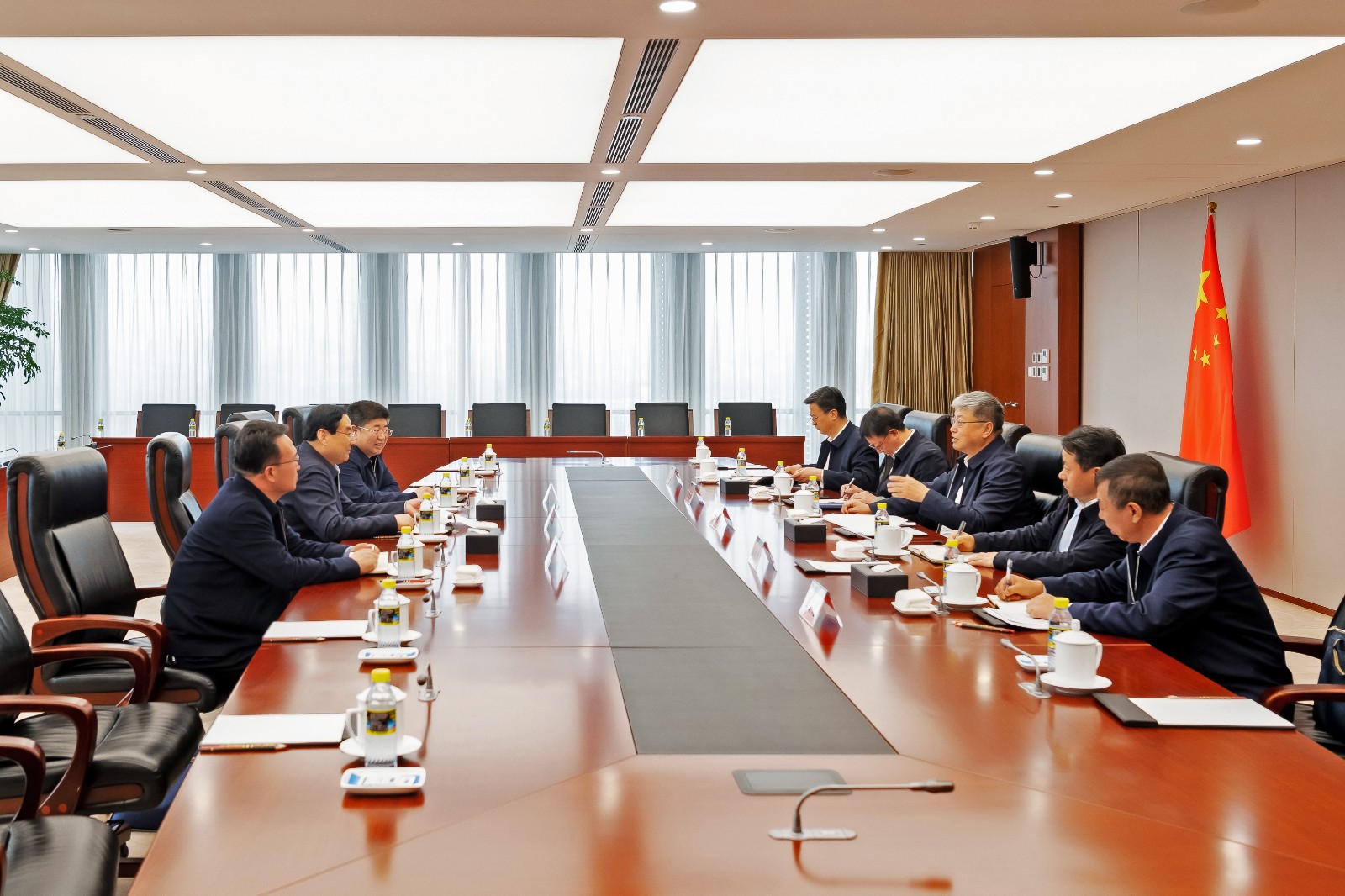 國家能源集團(tuán)黨組書記、董事長劉國躍會(huì)見陜西省政協(xié)副主席、榆林市委書記張曉光