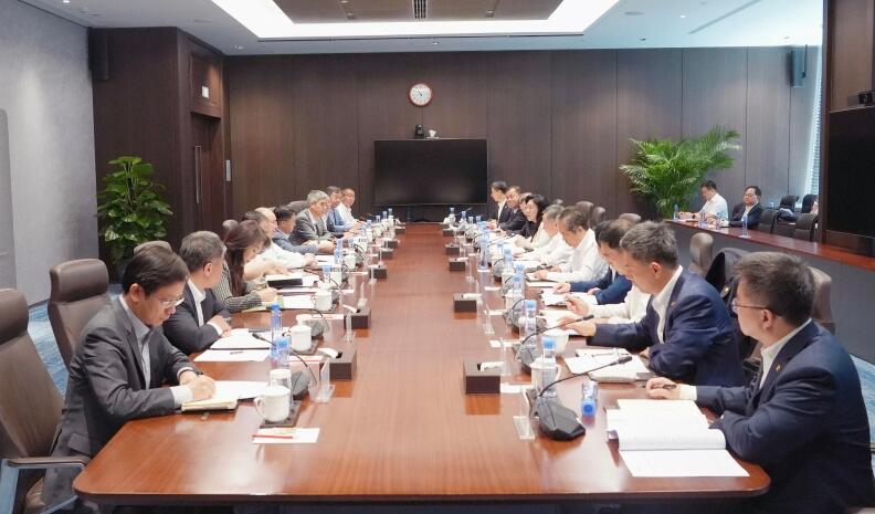 中國能建黨委書記、董事長宋海良與中信集團黨委書記、董事長奚國華會談