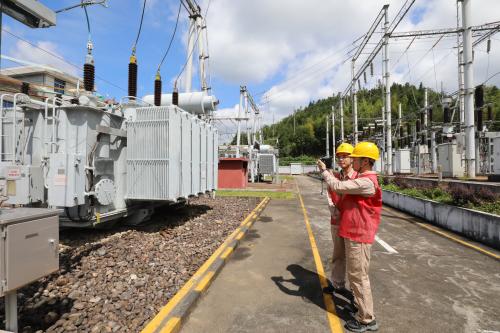 國網壽寧縣供電公司特巡變電站 保障“小長假”供電平穩
