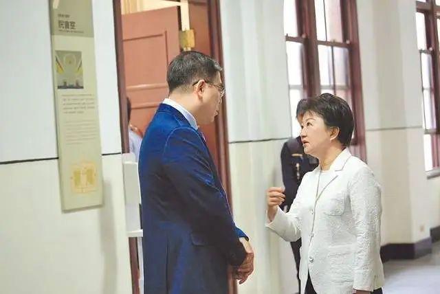 臺中火力發電廠環評過關，盧秀燕怒了，批臺當局成為污染的放水者