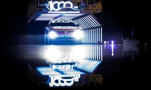 年產量破千萬，中國新能源汽車挑戰中前行