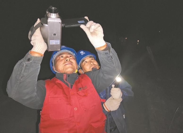 青海貴南縣：零下15攝氏度，冬夜巡檢保供電